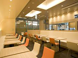 東京ドームシティラクーア店